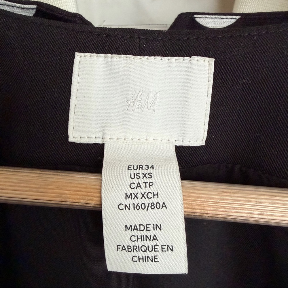 H&M Suiting Black Button-Front Vest Size XS - Picture 4 of 6